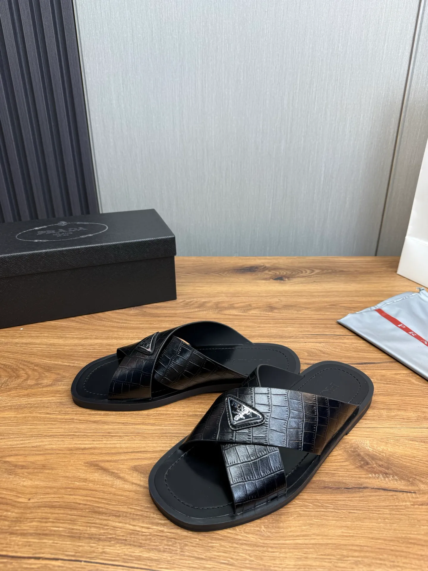 Factory price 340💰 ＰＲＡＤＡPrada - popular men's slippers hot sale 🔥 🩴Official website one to one production 38-45 sizes 45 46 🉑️Customized!